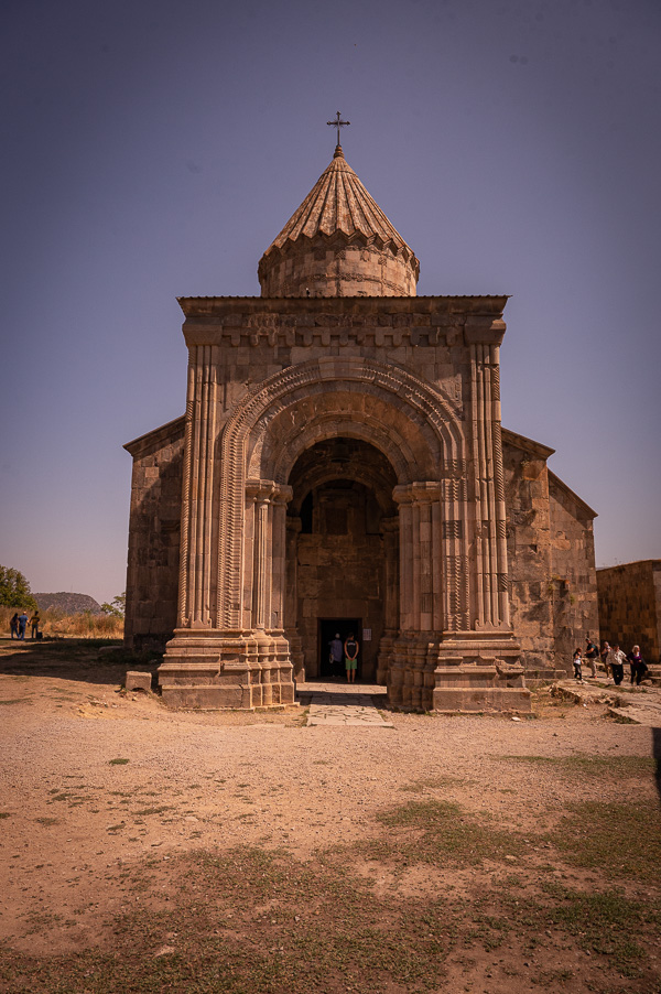 15/45 Wings of Tatev – Klöster Armeniens und eine Sinfonie von Steinen – Reisebild 3