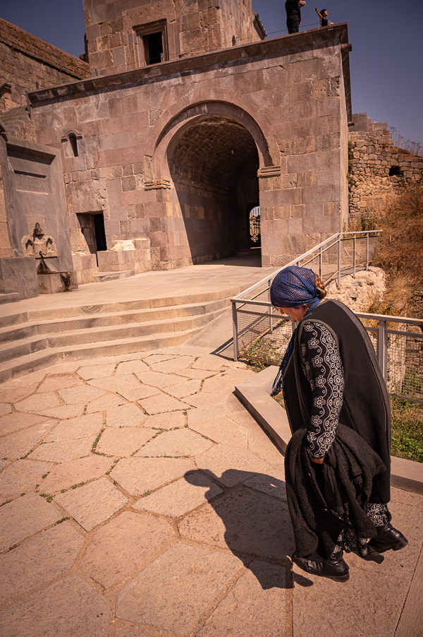 15/45 Wings of Tatev – Klöster Armeniens und eine Sinfonie von Steinen – Reisebild 4